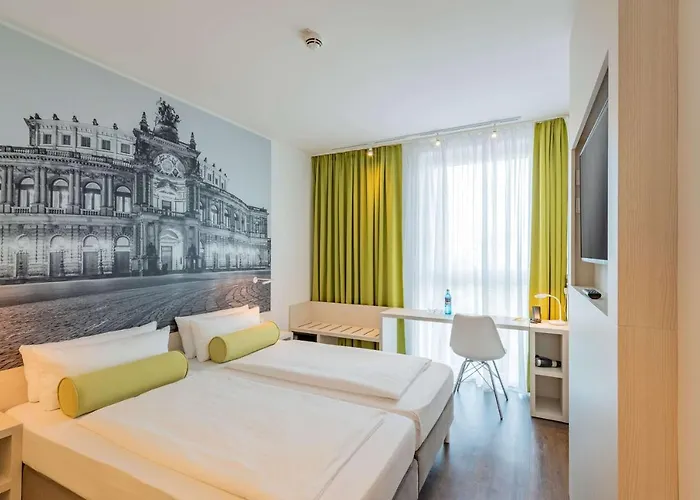 Super 8 By Wyndham Dresden