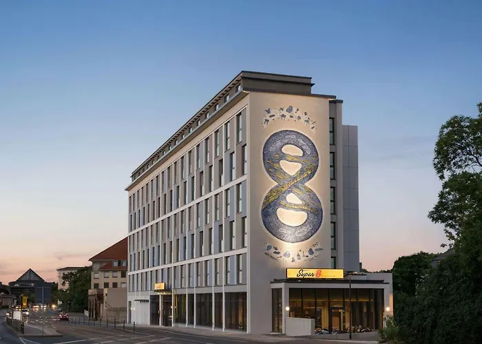 Super 8 By Wyndham Dresden