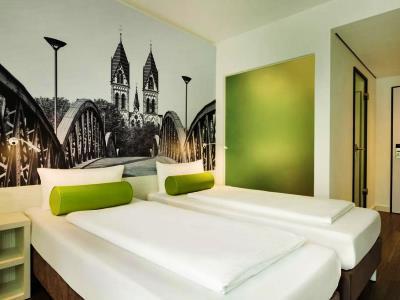 Super 8 By Wyndham 3* Дрезден